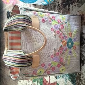 Beautiful songbird chica consuela bag!!!